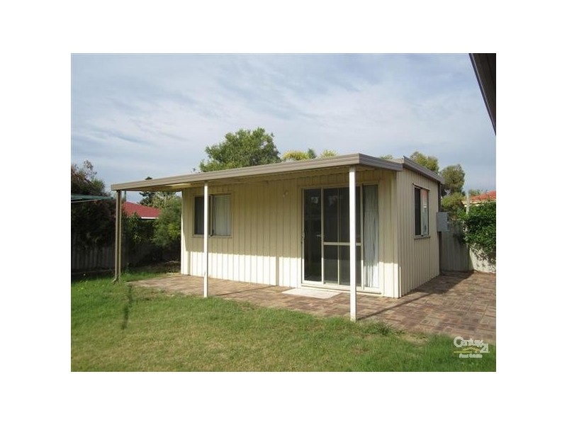 20 Cambridge Crescent, Cooloongup WA 6168