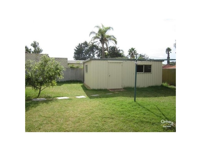 20 Cambridge Crescent, Cooloongup WA 6168