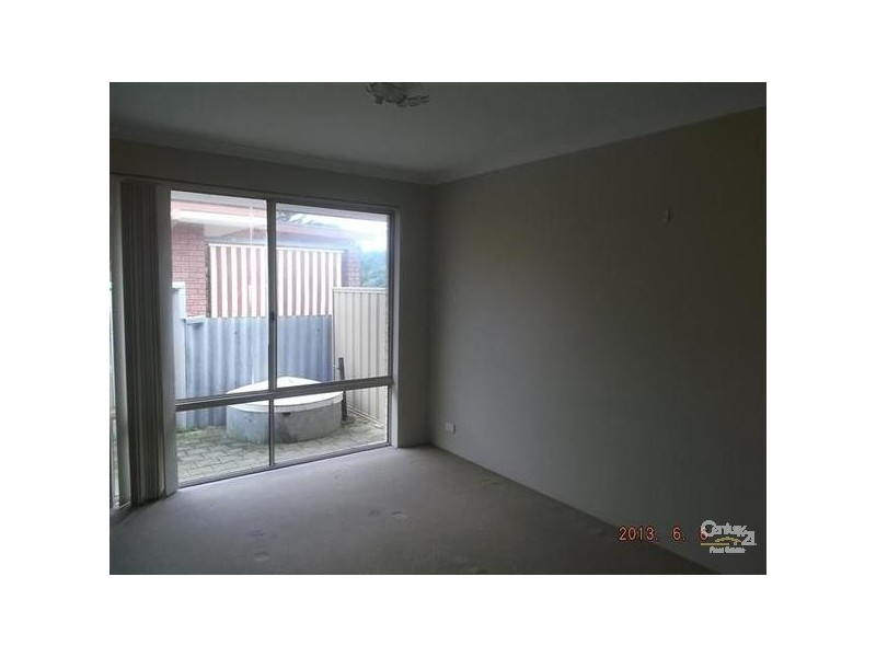 2/63 Saw Avenue, Rockingham WA 6168