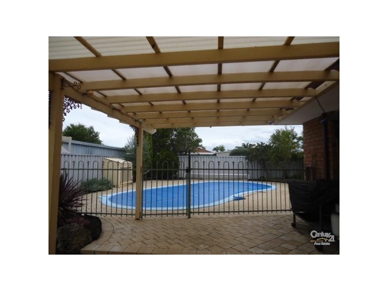 13 Java Place, Waikiki WA 6169