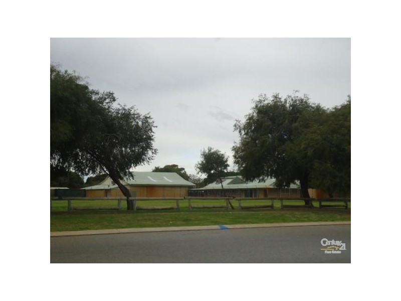 13 Java Place, Waikiki WA 6169