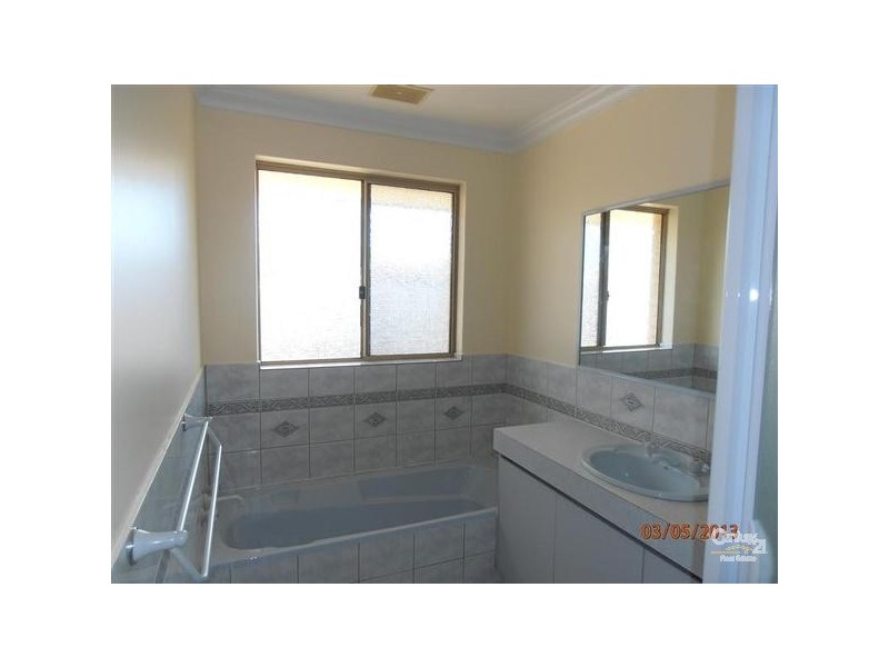 27 St Andrews Loop, Cooloongup WA 6168