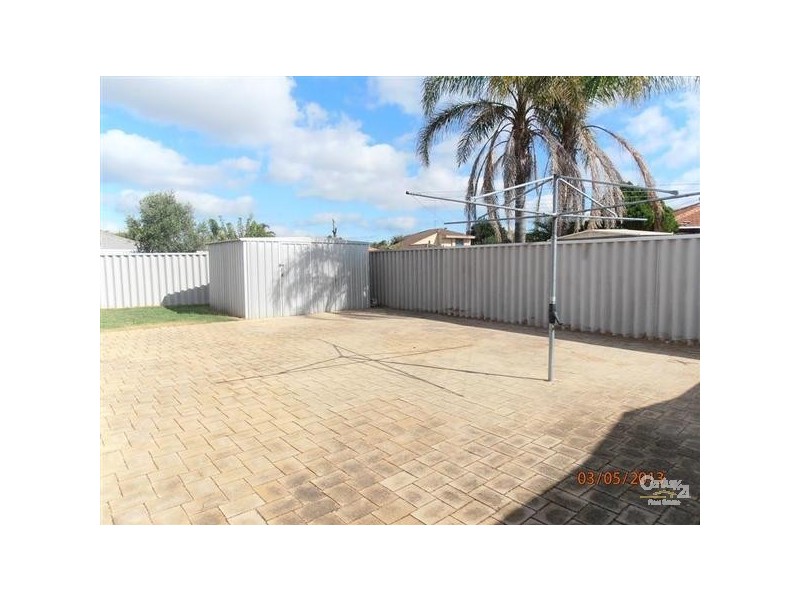 27 St Andrews Loop, Cooloongup WA 6168