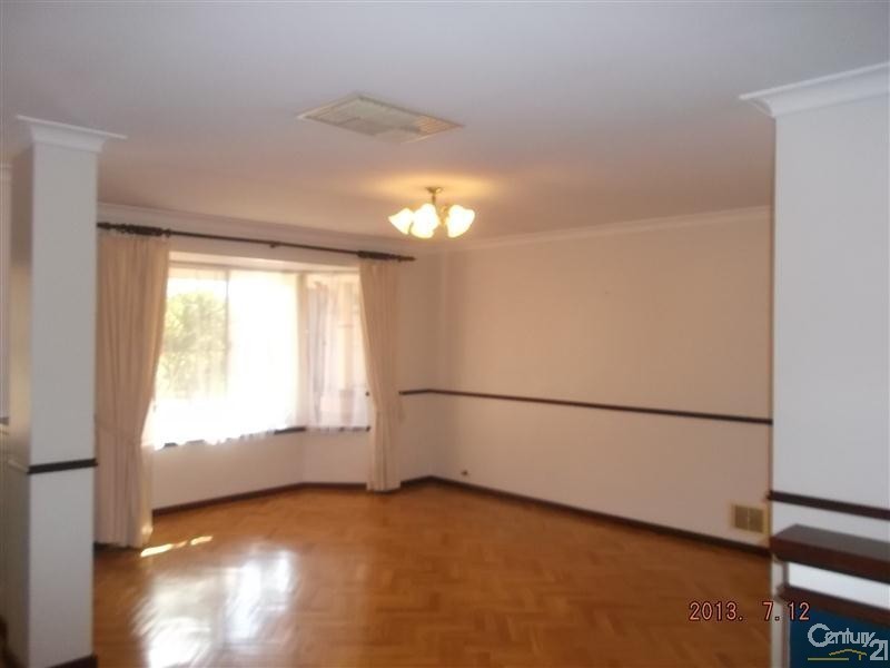 6 Rochefort Retreat, Port Kennedy WA 6172