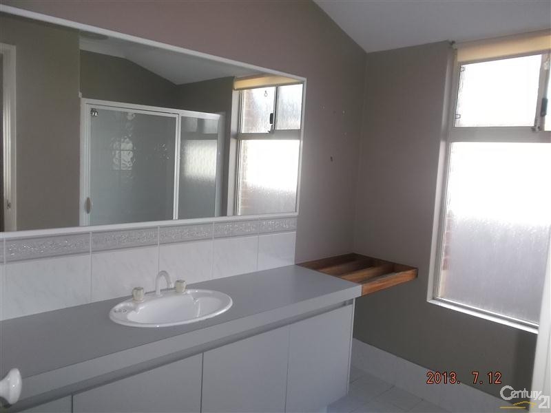 6 Rochefort Retreat, Port Kennedy WA 6172