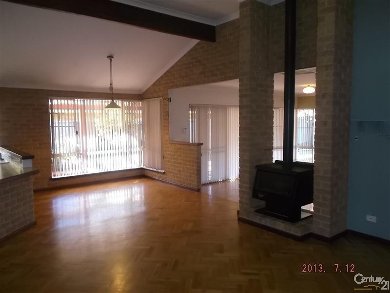 6 Rochefort Retreat, Port Kennedy WA 6172