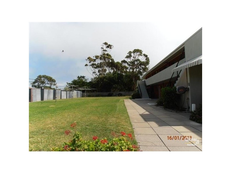 25/4 Minchinson Street, Shoalwater WA 6169