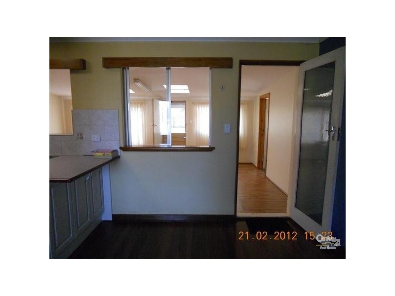 8 Scott Road, Safety Bay WA 6169