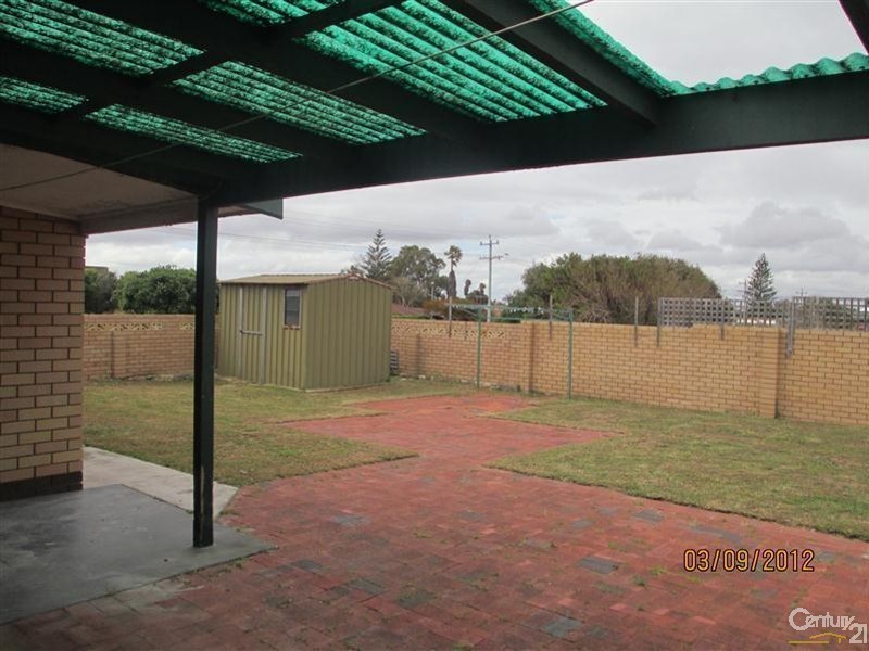 7 Short Street, Safety Bay WA 6169