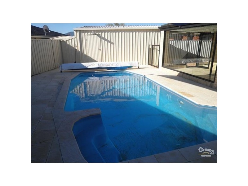 5 Uist Court, Port Kennedy WA 6172
