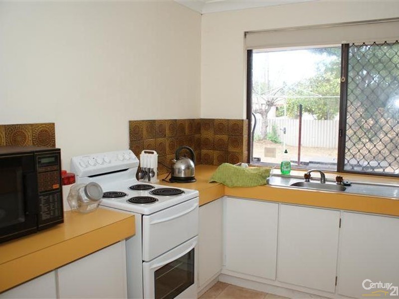 6 Braemar Street, Rockingham WA 6168