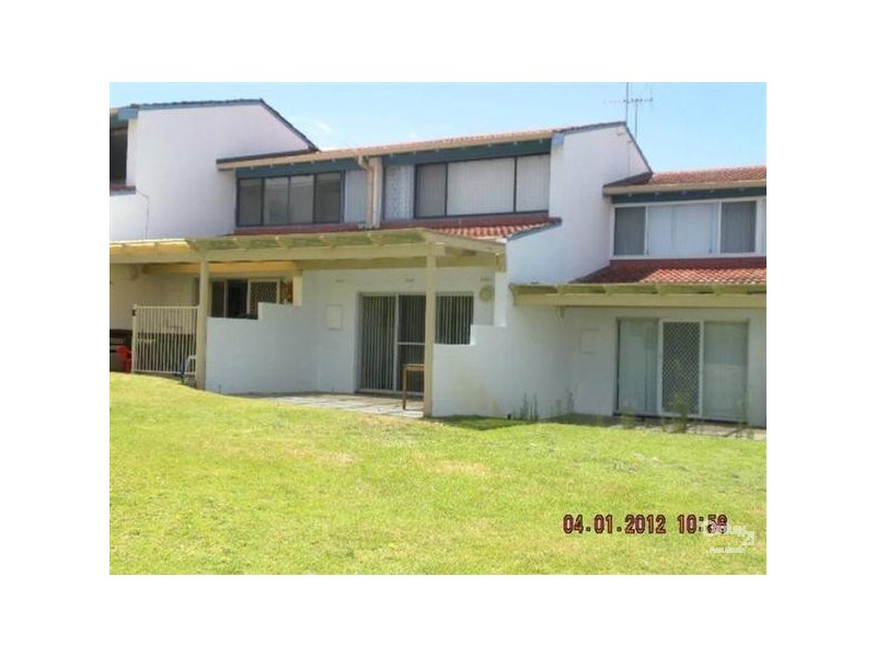 2/4 Gloucester Avenue, Shoalwater WA 6169