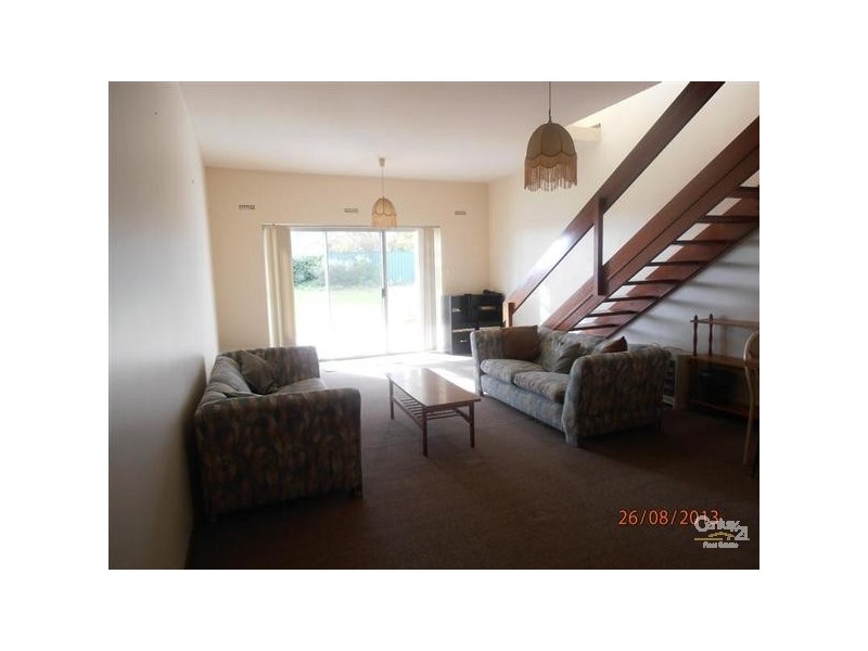 2/4 Gloucester Avenue, Shoalwater WA 6169