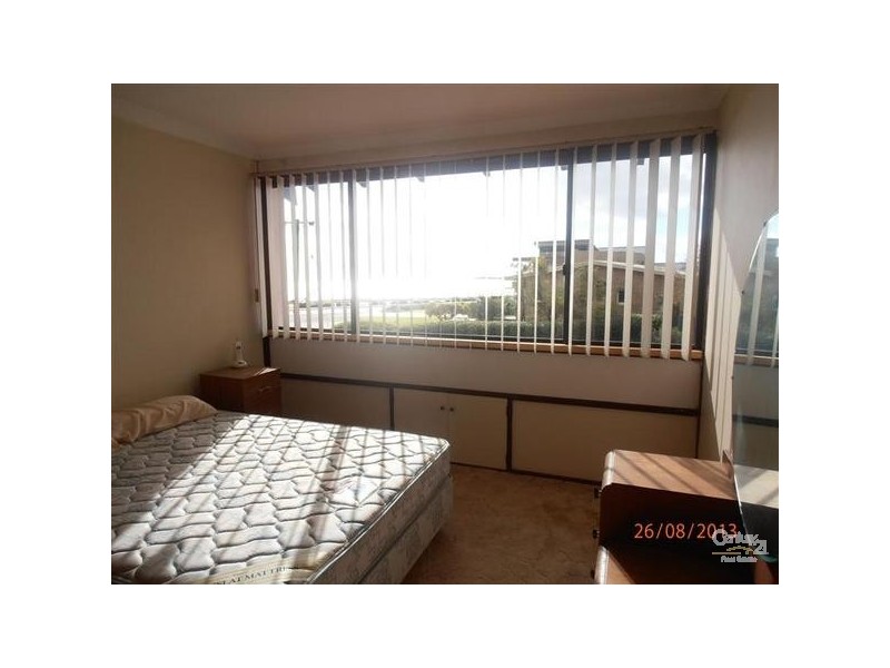 2/4 Gloucester Avenue, Shoalwater WA 6169