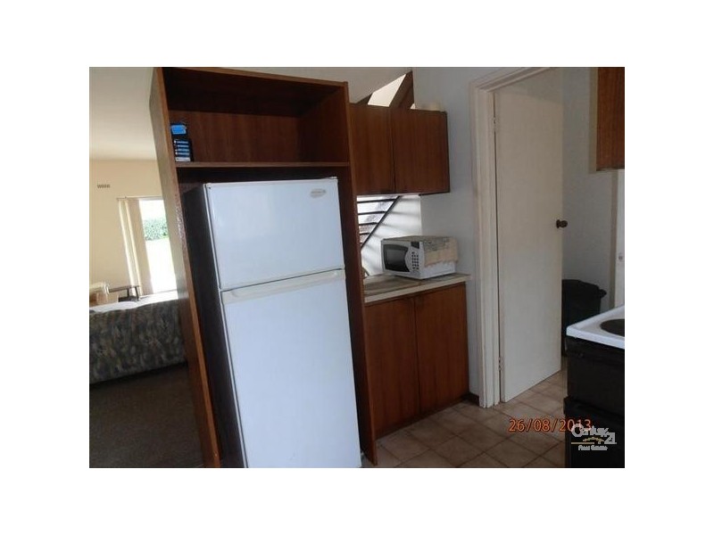 2/4 Gloucester Avenue, Shoalwater WA 6169