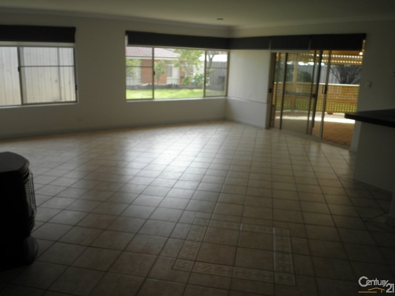 76 The Avenue, Warnbro WA 6169