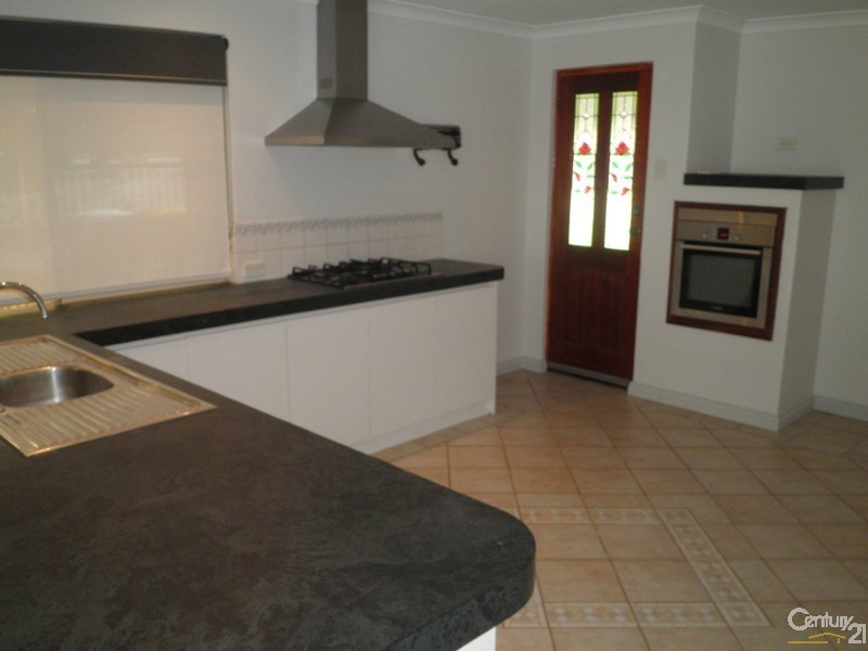 76 The Avenue, Warnbro WA 6169