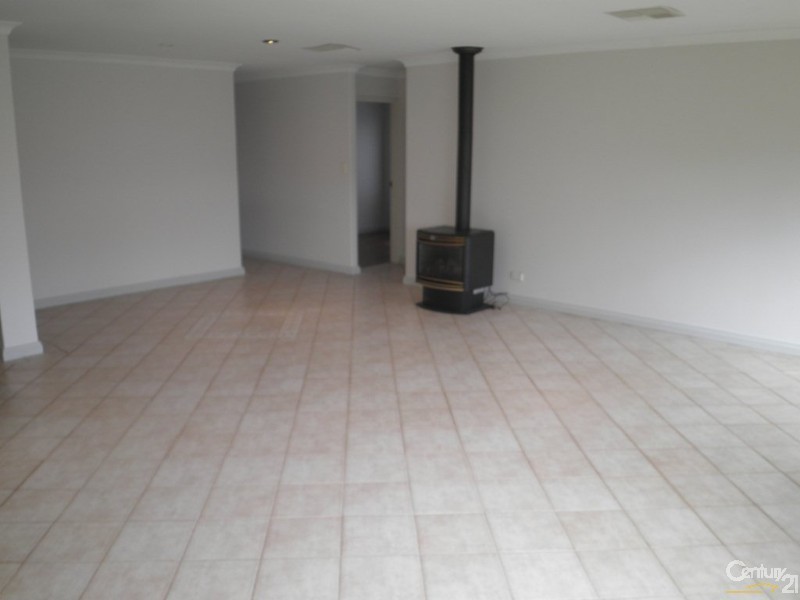 76 The Avenue, Warnbro WA 6169