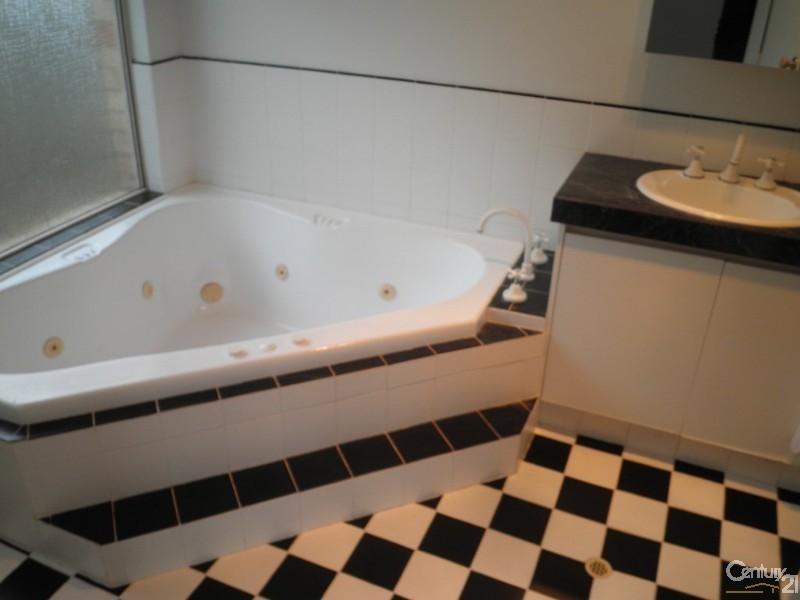 76 The Avenue, Warnbro WA 6169