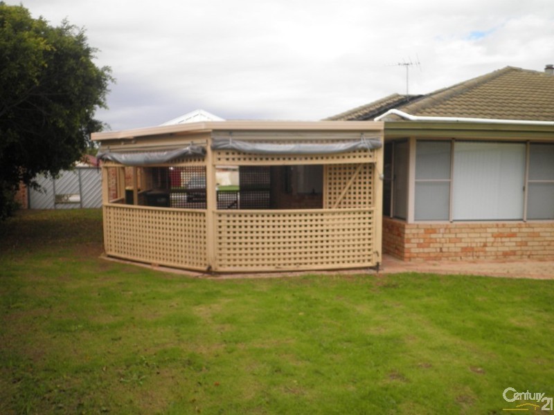 76 The Avenue, Warnbro WA 6169