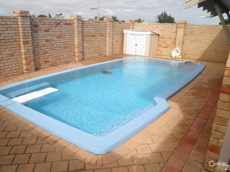 76 The Avenue, Warnbro WA 6169