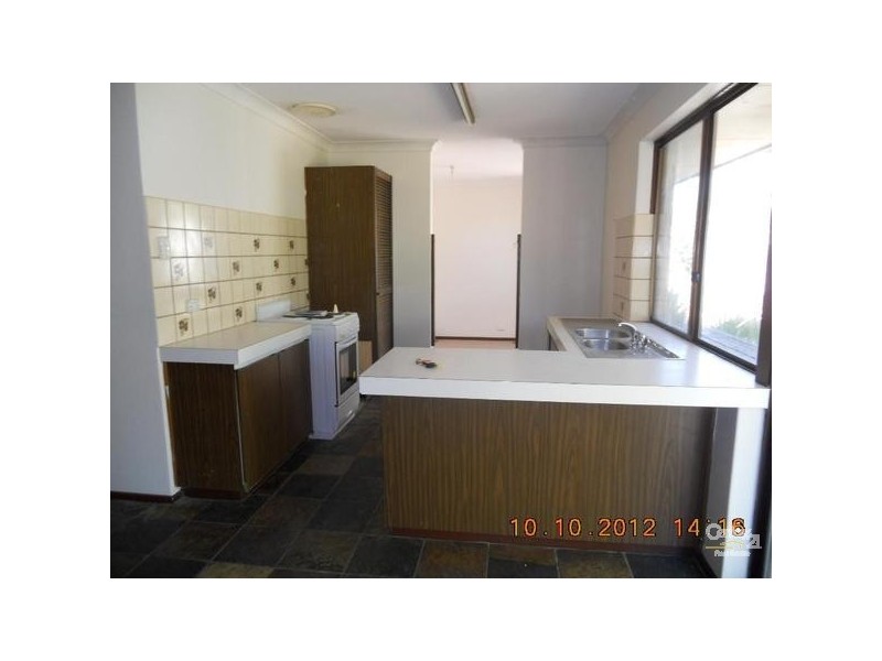 127 Malibu Road, Safety Bay WA 6169