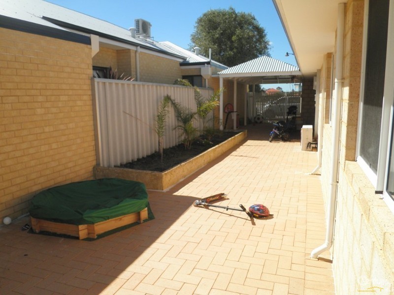 15 Seawind Drive, Rockingham WA 6168