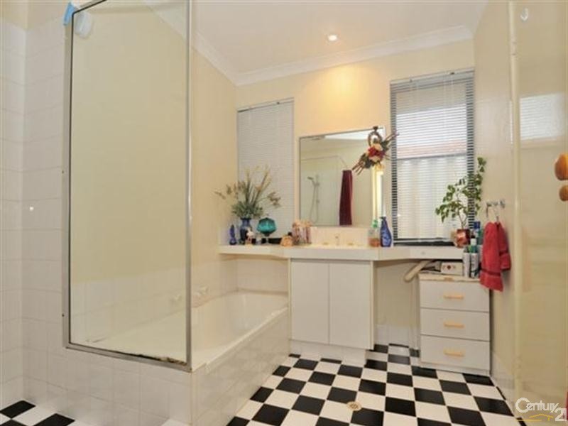 5 Springfield Court, Warnbro WA 6169