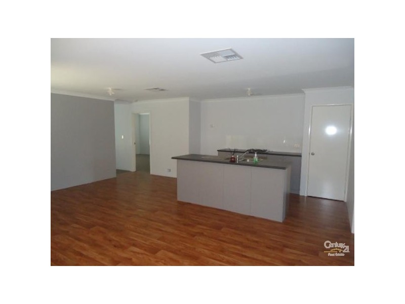 32 Sellafield Bend, Waikiki WA 6169