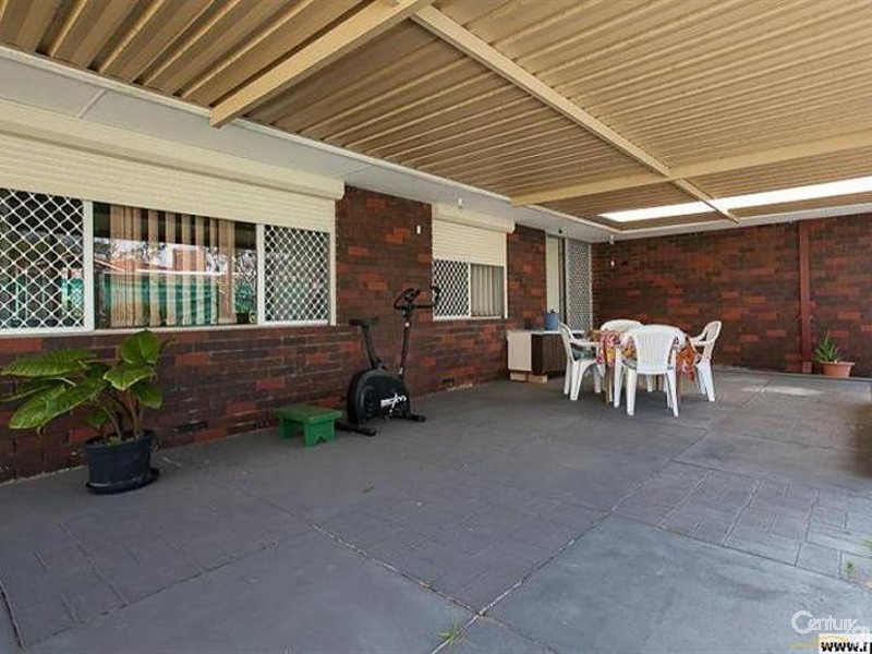 3 Merilup Court, Hillman WA 6168