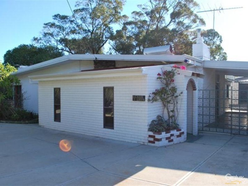 40 Regan Street, Rockingham WA 6168