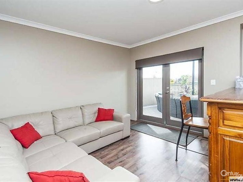 36 Harrington Waters Drive, Waikiki WA 6169