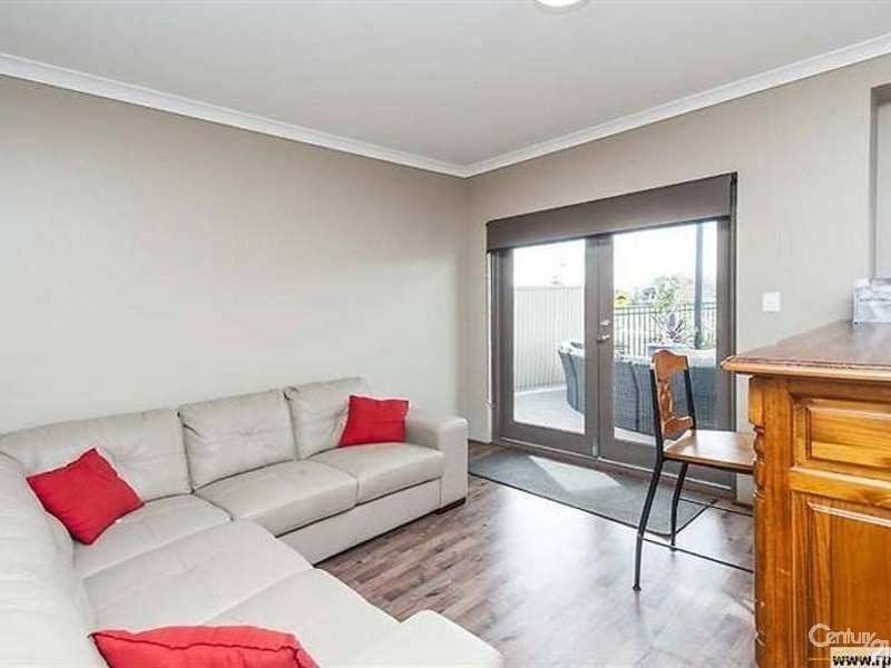 36 Harrington Waters Drive, Waikiki WA 6169