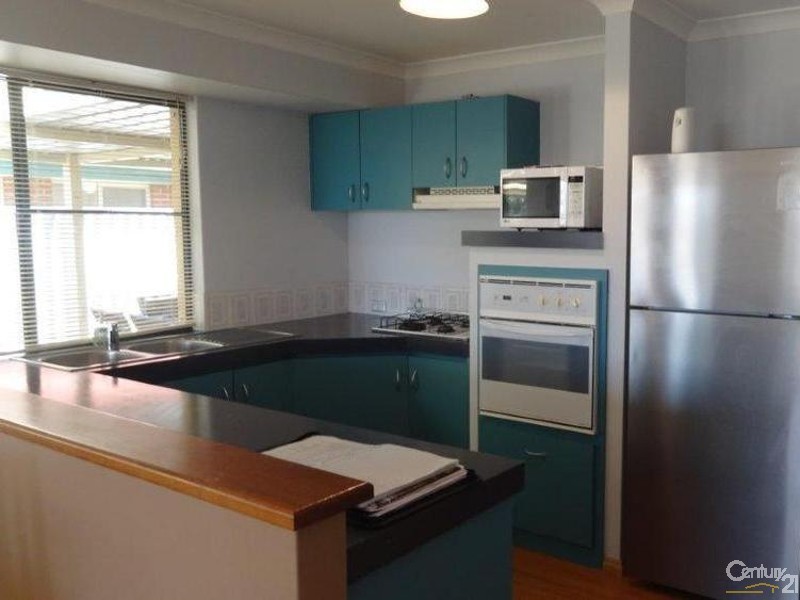 8 Redfin Close, Warnbro WA 6169
