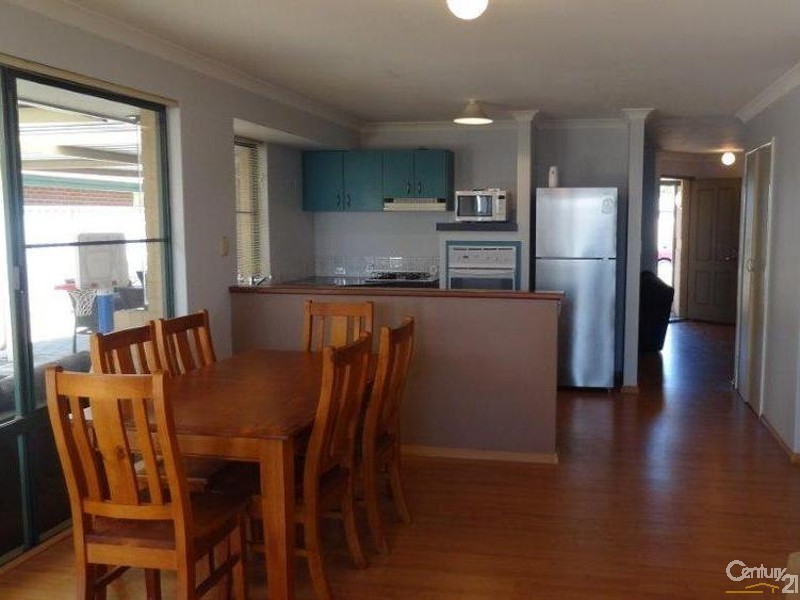 8 Redfin Close, Warnbro WA 6169