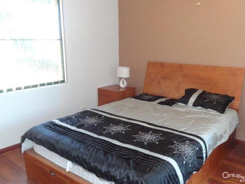 8 Redfin Close, Warnbro WA 6169