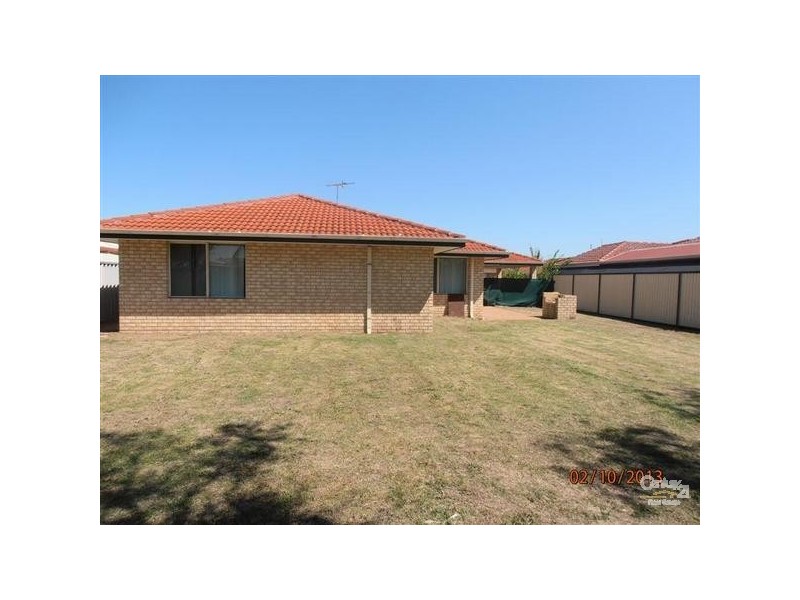 77 Parklands Drive, Warnbro WA 6169