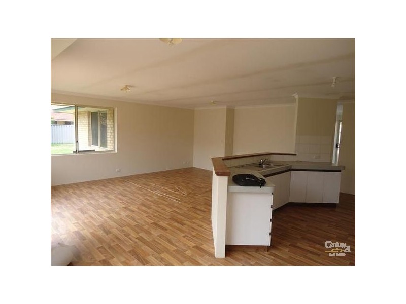 77 Parklands Drive, Warnbro WA 6169