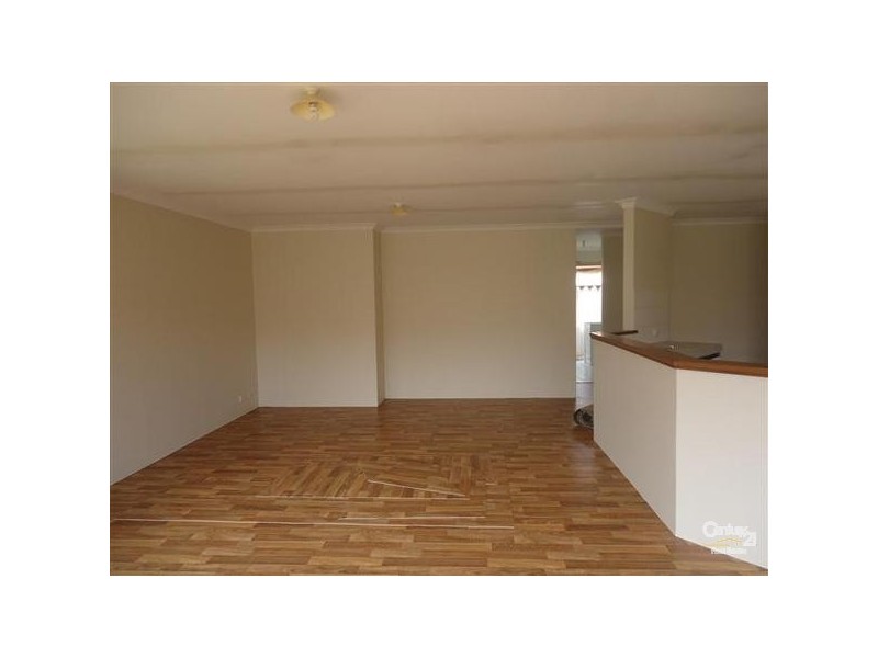 77 Parklands Drive, Warnbro WA 6169