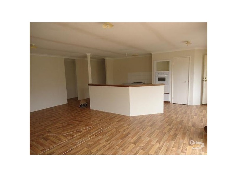 77 Parklands Drive, Warnbro WA 6169