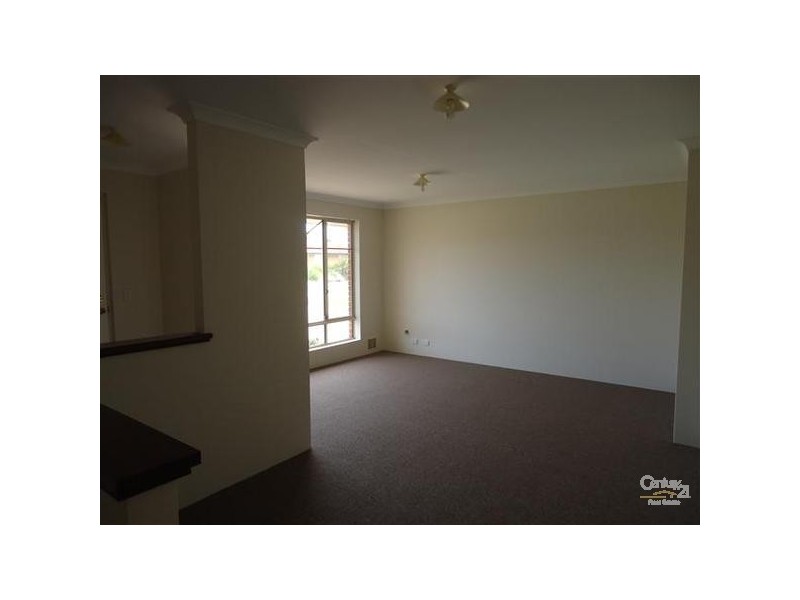 77 Parklands Drive, Warnbro WA 6169