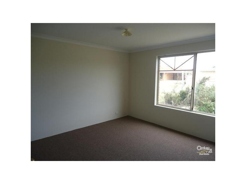 77 Parklands Drive, Warnbro WA 6169