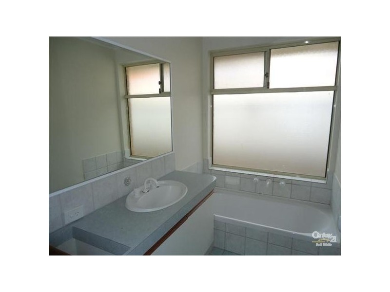 77 Parklands Drive, Warnbro WA 6169