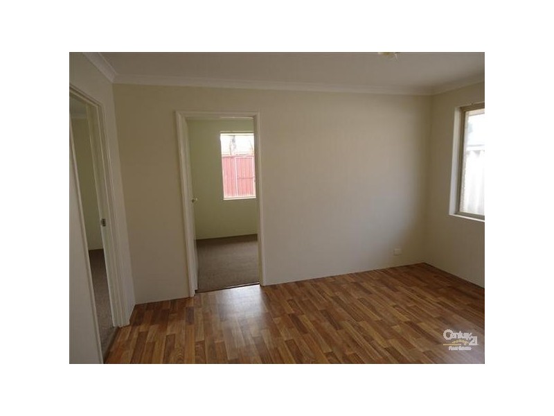 77 Parklands Drive, Warnbro WA 6169