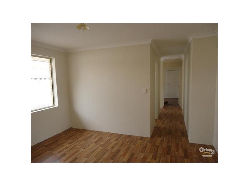 77 Parklands Drive, Warnbro WA 6169