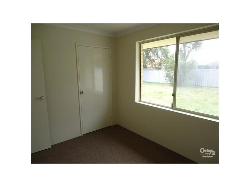 77 Parklands Drive, Warnbro WA 6169