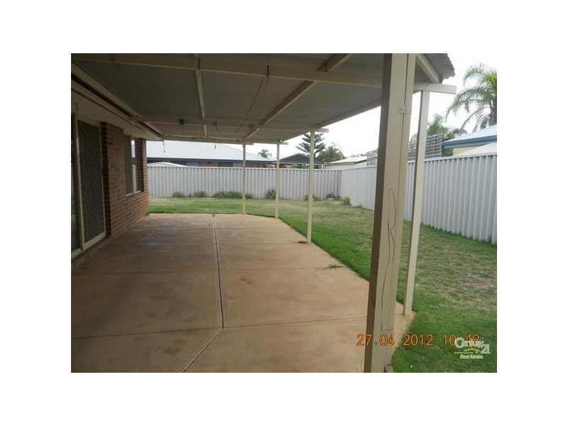 24 Lindeman Court, Waikiki WA 6169