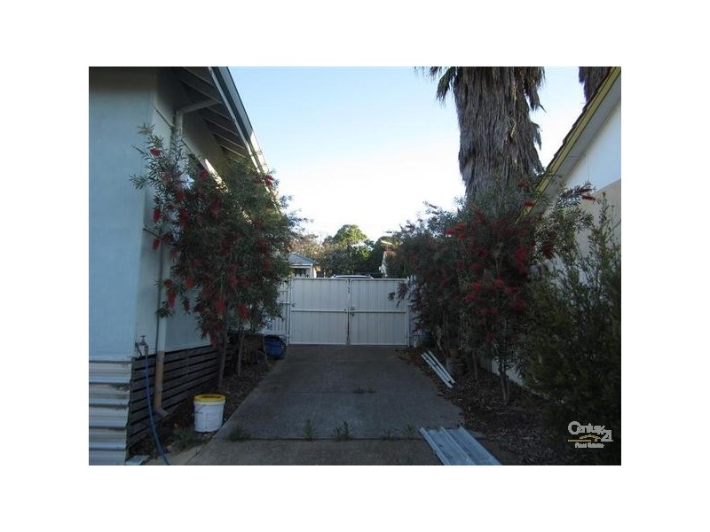 28 Grover Way, Medina WA 6167