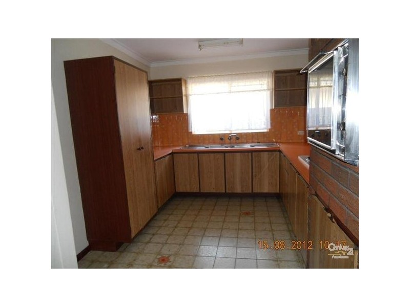 8 Coral Road, Safety Bay WA 6169