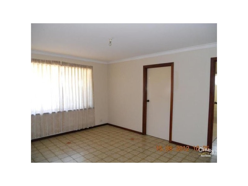 8 Coral Road, Safety Bay WA 6169